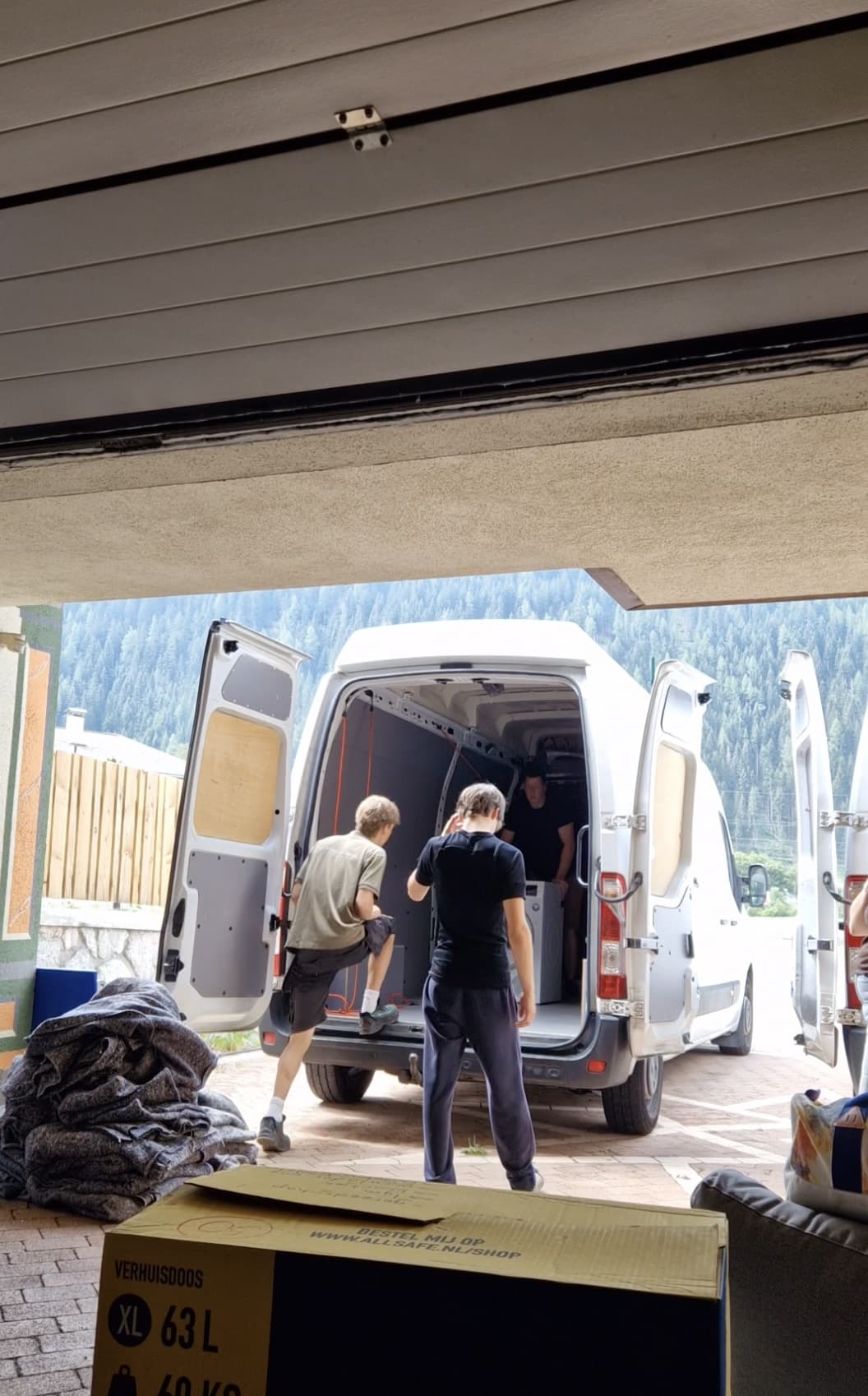 Haus Alpzeit auf Instagram: Umbau und Leben in Schnann