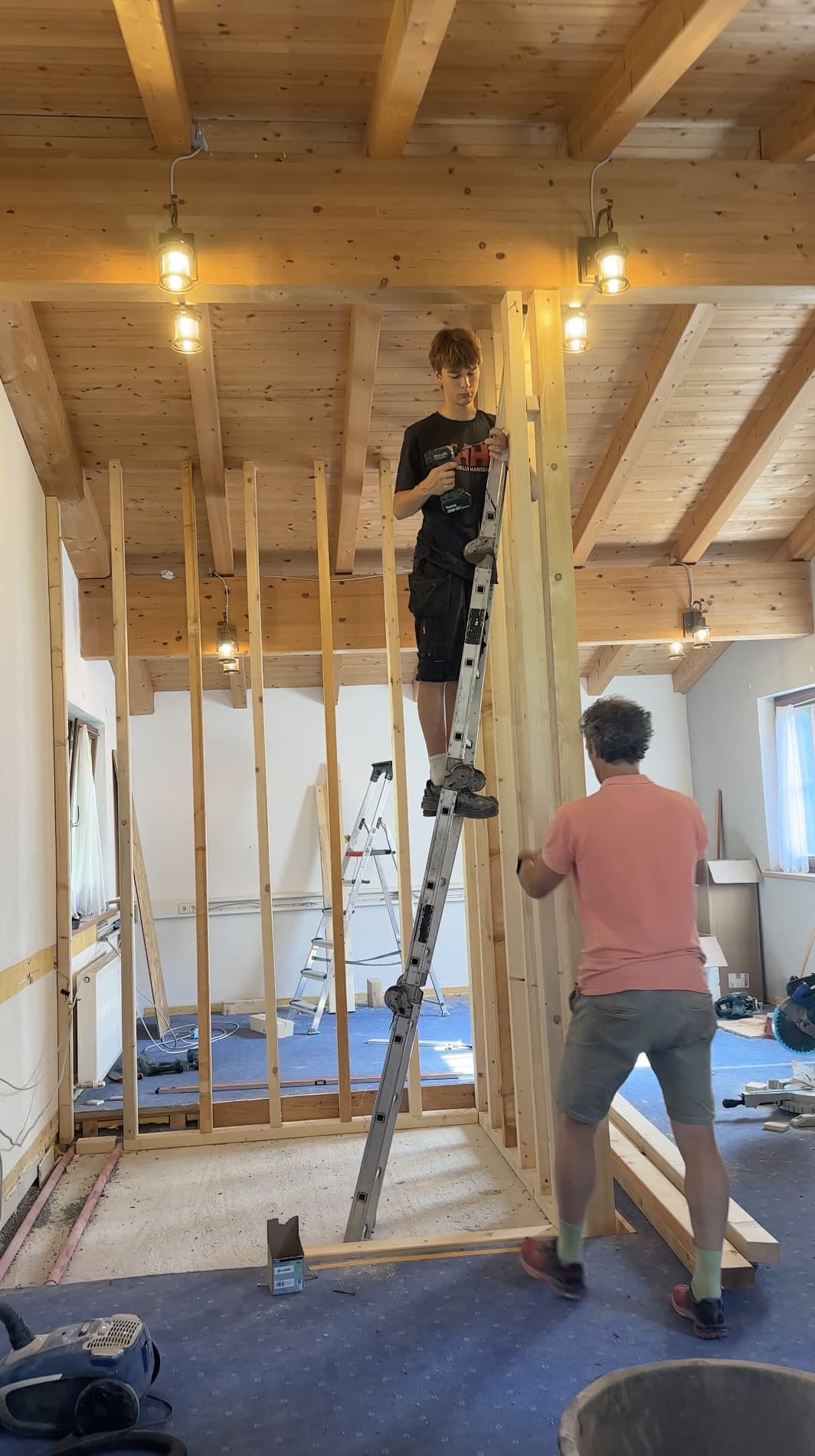 Haus Alpzeit auf Instagram: Umbau und Leben in Schnann