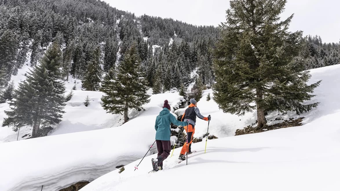 Schneeschuhwandern bei Schnann
